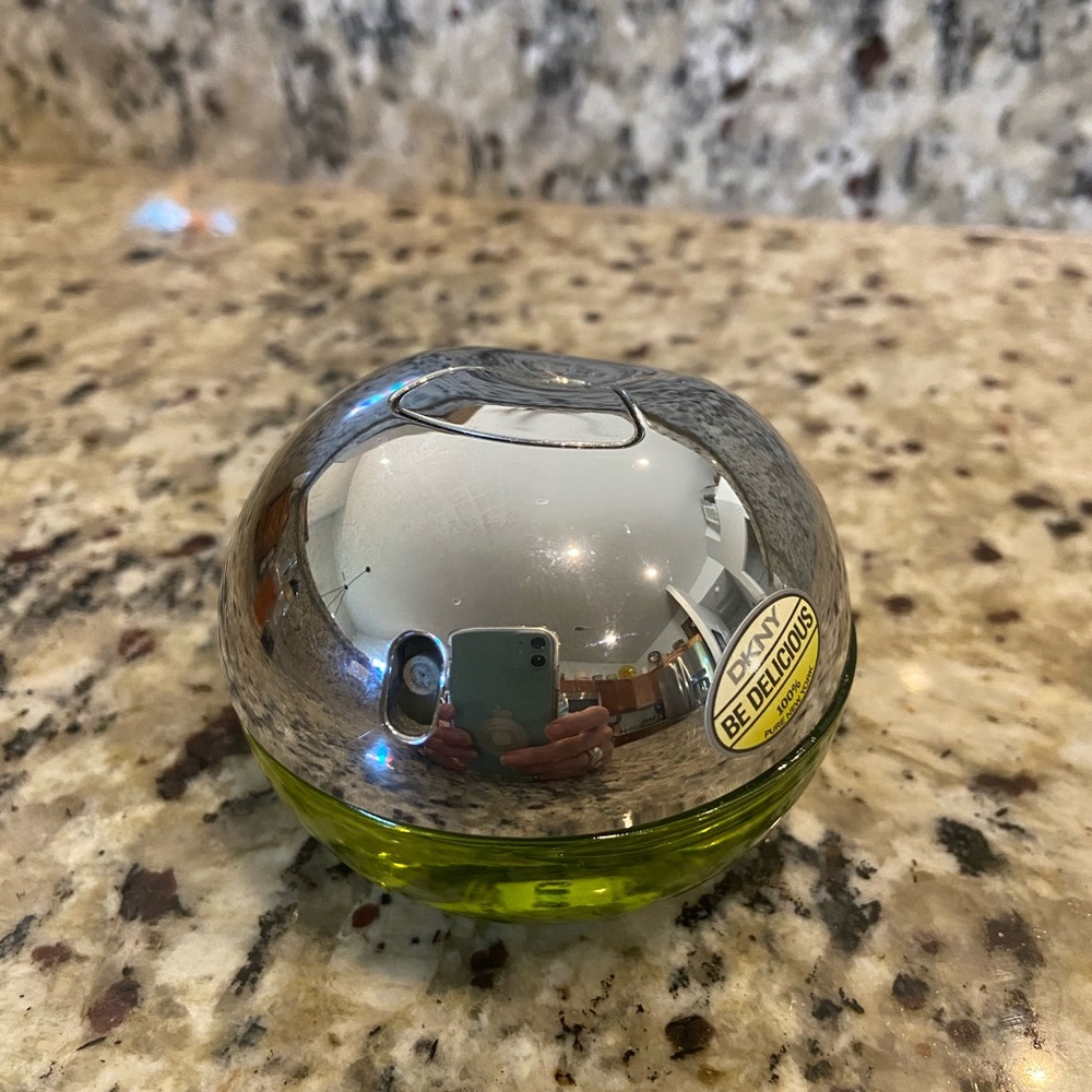 DKNY Be Delicious 1.7oz Spray for Women used